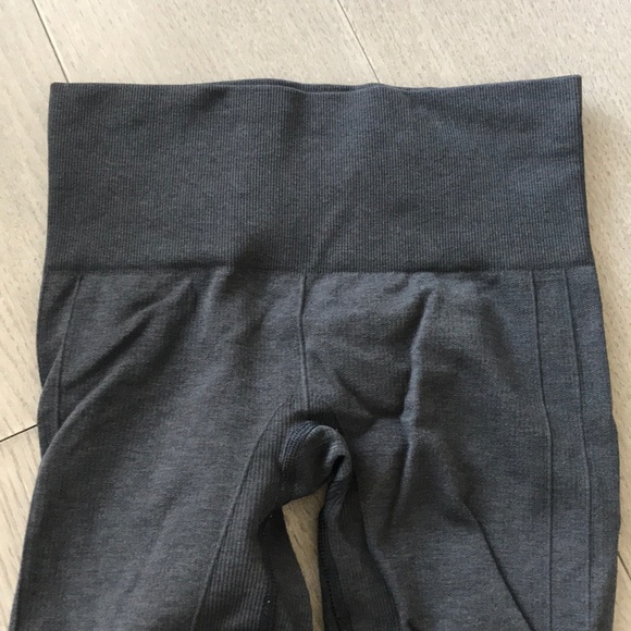 Lululemon Flow Crop Black Size 2 - Picture 4 of 7